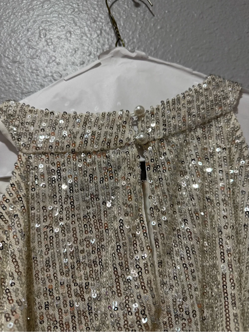 NWT CeCe Champagne Sequin Cold Shoulder Holiday Blouse Size Medium - Picture 6 of 7